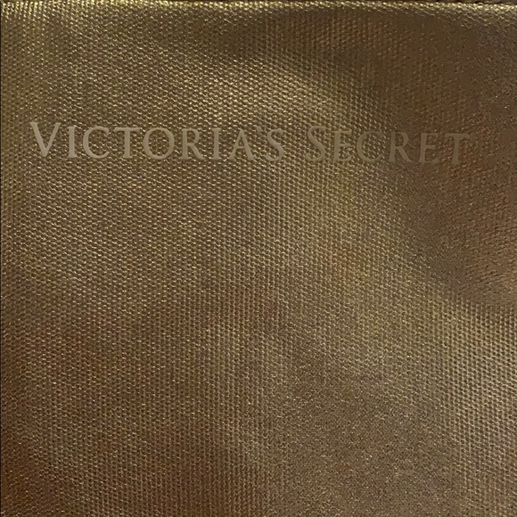 2 Victoria Secret Bags - Picture 6 of 7